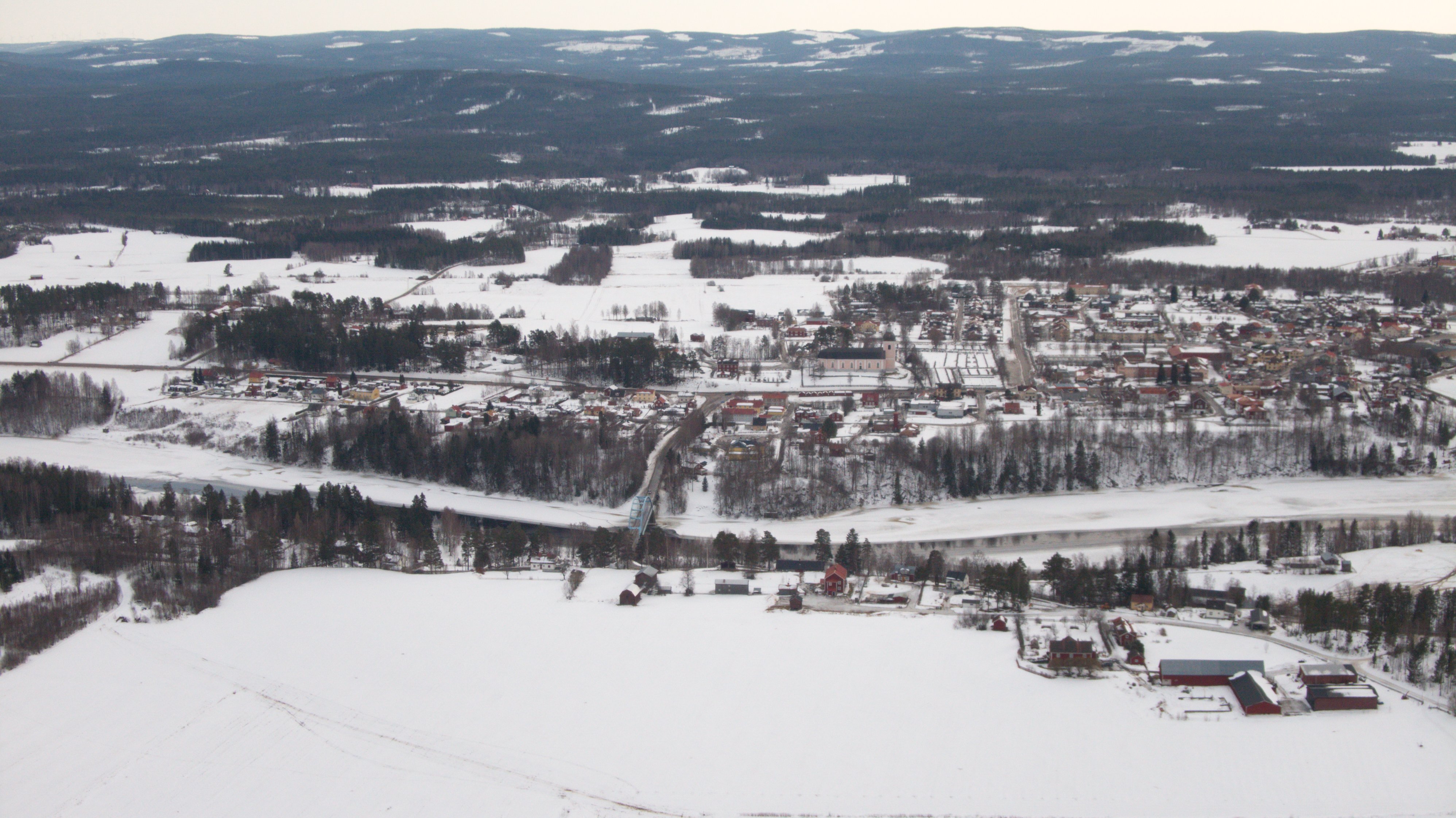 Drönarfoto av landskap i Hälsingland